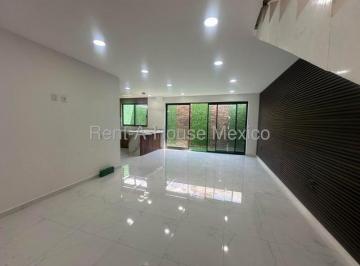Casa de 4 habitaciones, El Marqués · Casa con 4 Recámaras, Área de Tv, Roof Garden. Venta, El Mirador