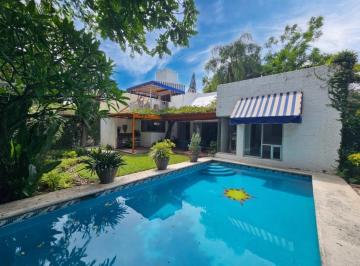 Casa · 339m² · 3 Recámaras · 2 Estacionamientos · Casa en Venta en Fraccionamiento Privado en Col. Cantarranas, Cuernavaca Morelos.