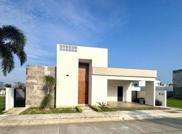 Casa · 187m² · 3 Recámaras · 2 Estacionamientos · Casa en Venta de Una Planta en Río del Dorado Boca del Río Veracruz