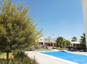 Casa en condominio de 3 habitaciones, Querétaro · Casa en Venta en El Refugio Alana
