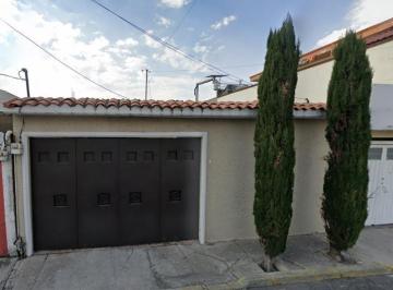 Casa de 3 habitaciones, Coacalco de Berriozábal · Casa en Venta, Col. Villa de Las Flores, Coacalco de Berriozábal, Edo de México.