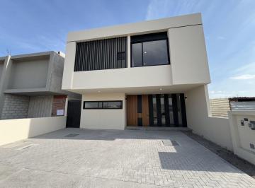 Casa de 4 habitaciones, El Marqués · Casa en Venta en Lomas de Campanario Norte, con Roof Garden