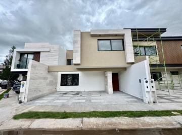Casa de 4 habitaciones, San Luis Potosí · Casa en Venta en San Angel 5 con Recamara en Planta Baja