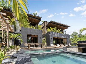 Villa · 650m² · 5 Recámaras · 2 Estacionamientos · Villa Region 15 5rec