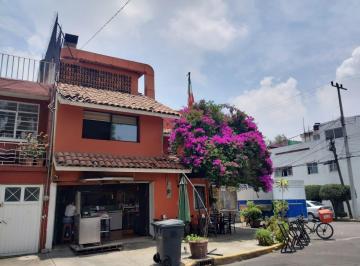 Casa uso de suelo de 3 habitaciones, Coyoacán · Casa en Esquina con Restaurante Funcionando y Departamento en Venta Se Escuchan Ofertas
