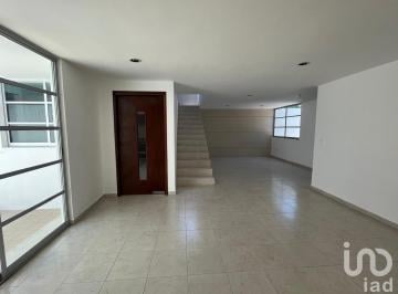 Casa · 233m² · 3 Recámaras · 2 Estacionamientos · Se Vende Casa en Privada, en Esquina Frente a Área Verde en Valle de San Javier, Pachuca, Hidalgo