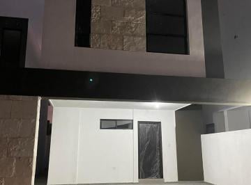 Casa · 3 Recámaras · 2 Estacionamientos · Casa en Excelente Ubicación en Apodaca