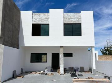 Casa · 3 Recámaras · !en Venta! Hermosa Residencia Ubicada en Zona de Alta Plusvalía