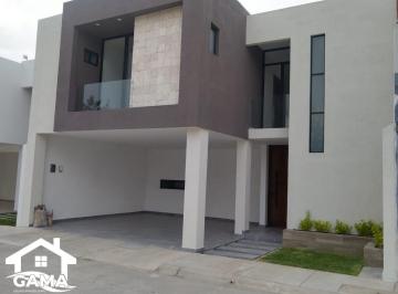 Casa · 3 Recámaras · 2 Estacionamientos · Casa - Victoria de Durango Centro