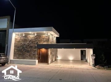 Casa · 3 Recámaras · 2 Estacionamientos · Casa - Victoria de Durango Centro