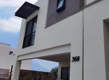 Casa · 150m² · 3 Recámaras · 2 Estacionamientos · Casa - Dominio Cumbres