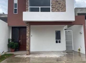 Casa · 170m² · 4 Recámaras · 2 Estacionamientos · Casa - Victoria de Durango Centro
