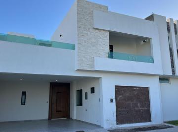 Casa · 266m² · 3 Recámaras · 3 Estacionamientos · Casa - Victoria de Durango Centro