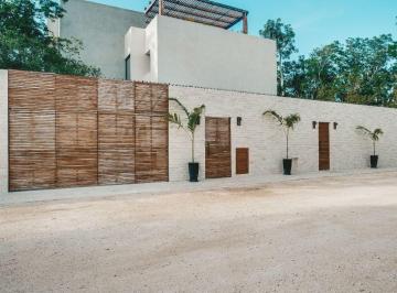 Casa · 220m² · 3 Recámaras · 3 Estacionamientos · Casa - Tulum Centro