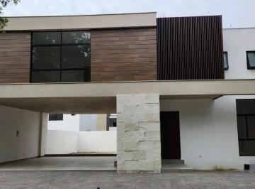 Casa · 300m² · 3 Recámaras · 3 Estacionamientos · Casa - Carretera Nacional