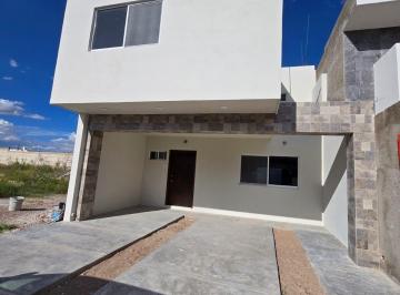 Casa · 3 Recámaras · 2 Estacionamientos · Casa - Durango