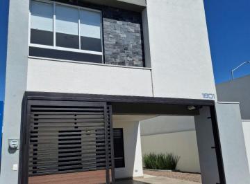 Casa · 184m² · 3 Recámaras · 2 Estacionamientos · Casa - Guadalupe