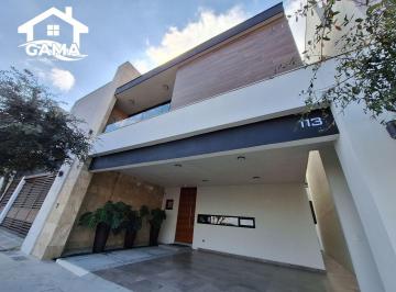 Casa · 307m² · 3 Recámaras · 2 Estacionamientos · Casa - Dominio Cumbres