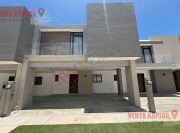 Casa · 220m² · 4 Recámaras · 2 Estacionamientos · Casa en Fraccionamiento Residencial San José