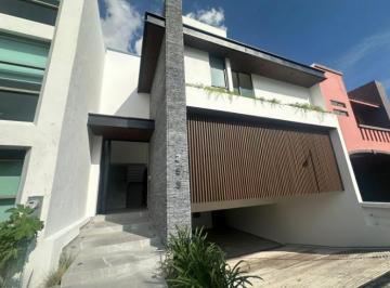 Casa · 500m² · 5 Recámaras · 5 Estacionamientos · Casa en Venta - (4)