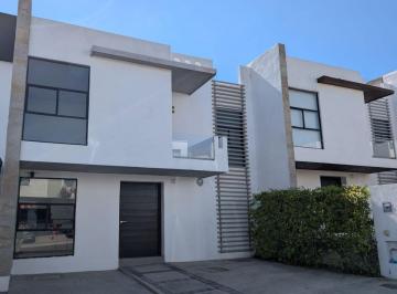 Casa de 4 habitaciones, Querétaro · Casa en Venta en El Refugio Querétaro