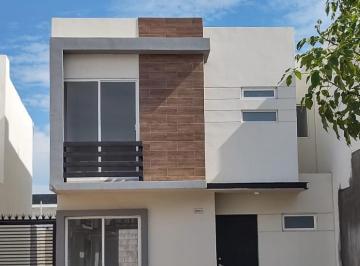 Casa · 100m² · 3 Recámaras · 2 Estacionamientos · Casa en Fraccionamiento Valle Alto