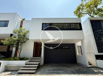 Casa de 3 habitaciones, Cuernavaca · Casa con Jacuzzi y Terraza en Fraccionamiento Privado