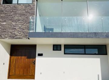 Casa · 265m² · 4 Recámaras · 2 Estacionamientos · Casa en Venta en Valle Imperial