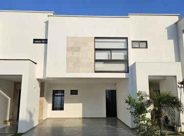 Casa · 200m² · 3 Recámaras · 2 Estacionamientos · Casa en Renta en Residencial Jardines del Country Villahermosa