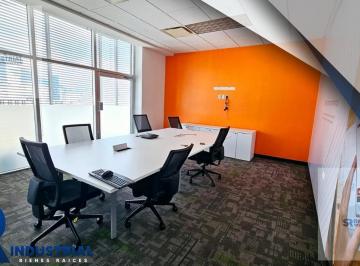 Oficina · 1015m² · 32 Estacionamientos · Oficina en Renta en Monterrey