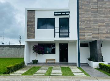 Casa de 3 habitaciones, Toluca · Casa 3 Recamaras a 10 Minutos de Galerías Metepec