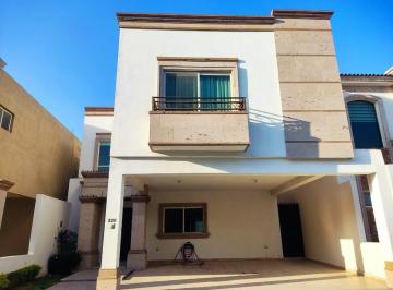Casa · 256m² · 4 Recámaras · Casa Sola en Venta en San Fernando, Ramos Arizpe, Coahuila