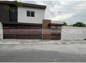 Casa · 418m² · 3 Recámaras · 3 Estacionamientos · Casa en Venta en Contry