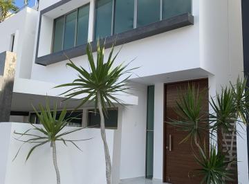 Casa en condominio · 304m² · 3 Recámaras · 2 Estacionamientos · Casa en Condominio - Aqua