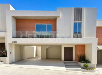 Casa · 295m² · 3 Recámaras · 2 Estacionamientos · Casa en Venta, Privada Altamar, Coronitas, Ensenada, Baja California