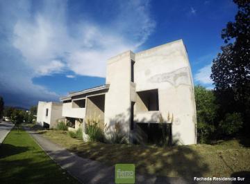Casa de 5 habitaciones, Zapopan · Venta de Casa en Bosques Bugambilias