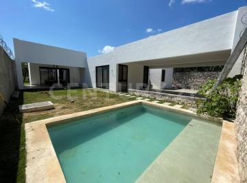 Casa · 386m² · 4 Recámaras · 5 Estacionamientos · Oportunidad de Inversión Propiedad con Vocación Comercial Para Negocio Destino