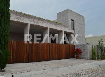 Casa de 4 habitaciones, Corregidora · Casa en Venta en Vista Real
