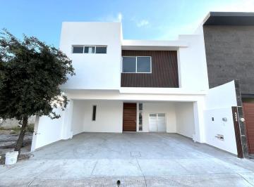 Casa · 254m² · 3 Recámaras · 2 Estacionamientos · Pre - Venta Casa en Loretta II Al Norponiente de La Ciudad Ga
