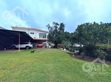 Casa · 1400m² · 3 Recámaras · 6 Estacionamientos · Inmueble en Venta Ubicado en Carretera Antigua a Coatepec