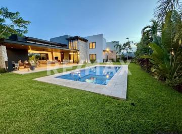 Casa · 832m² · 4 Recámaras · 6 Estacionamientos · Casa en Venta de Lujo en Nortemérida - (4)