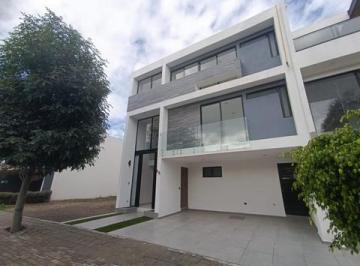 Casa en condominio · 349m² · 5 Recámaras · 2 Estacionamientos · Venta de Casa Nueva en Lomas de Angelopolis con Recamara en Planta Baja, Puebla
