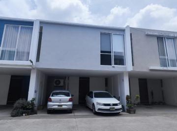 Casa de 3 habitaciones, Zapopan · Casa en Venta en La Florida, Zona Sur. Gdl
