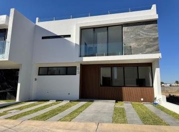 Casa de 4 habitaciones, Zapopan · Casa Nueva en Coto con Alberca, Valle Imperial, Zapopan