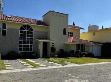 Casa en condominio de 2 habitaciones, Metepec · Casa en Venta Metepec, Estudio Cn Baño o Recamara en Planta Baja, Gran Vestidor