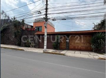 Casa · 526m² · 7 Recámaras · 5 Estacionamientos · Residencia en Venta en Jardines del Pedregal, Álvaro Obregón, Cdmx