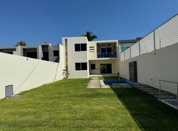Casa de 4 habitaciones, Emiliano Zapata · Preciosa Casa Moderna Al Sur de Cuernavaca, Fraccion Burgos Bugambilias 4 Rec, 3 Baños, Alberca