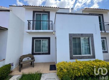 Casa · 96m² · 3 Recámaras · 2 Estacionamientos · Casa en Renta Amueblada en Residencial Bugambilias, Soledad