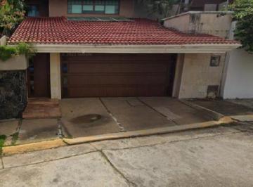 Casa de 4 habitaciones, Coatzacoalcos · Hermosa Casa en Venta de Remate con Alberca en Coatzacoalcos Ver