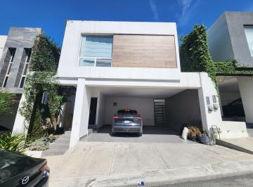 Casa de 3 habitaciones, Monterrey · Casa en Renta Puerta de Hierro